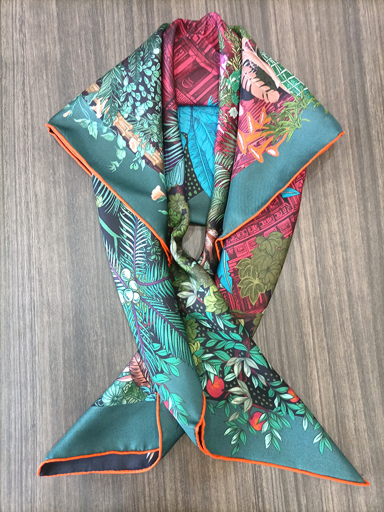 Travel Accessories Bag For Women - Foulard in Seta 90CM da Donna,