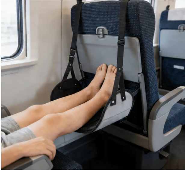 Poggiapiedi regolabile con ama - Travel Accessories For Long Haul Flights recensione e prezzo